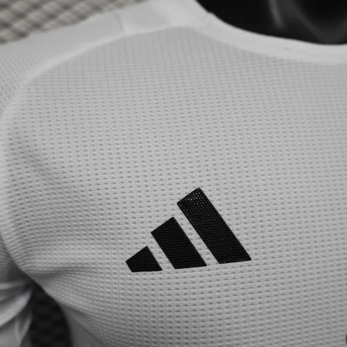 Player Version 25/26 Arsenal White with Emirates Sponsor Jersey