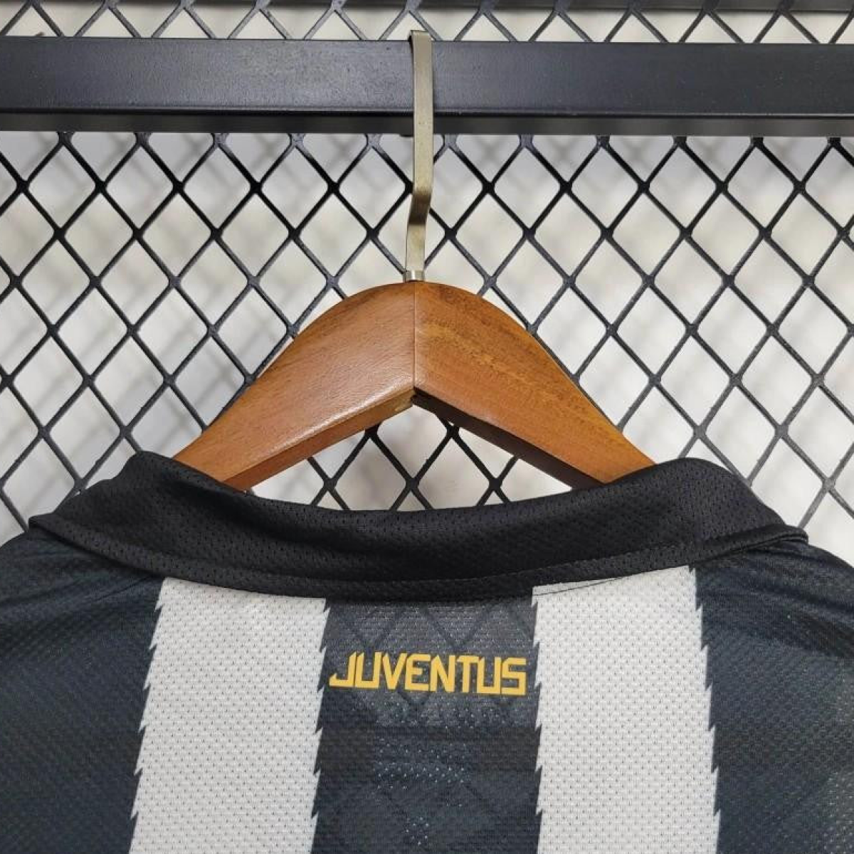 2010/11 Retro Juventus Home Jersey