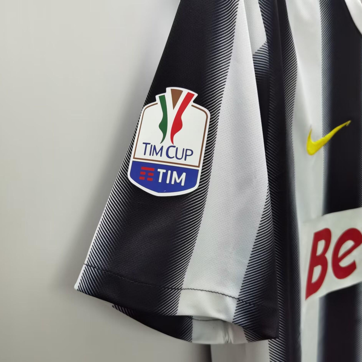 Retro 10/11 Juventus Home Jersey With Full Patches