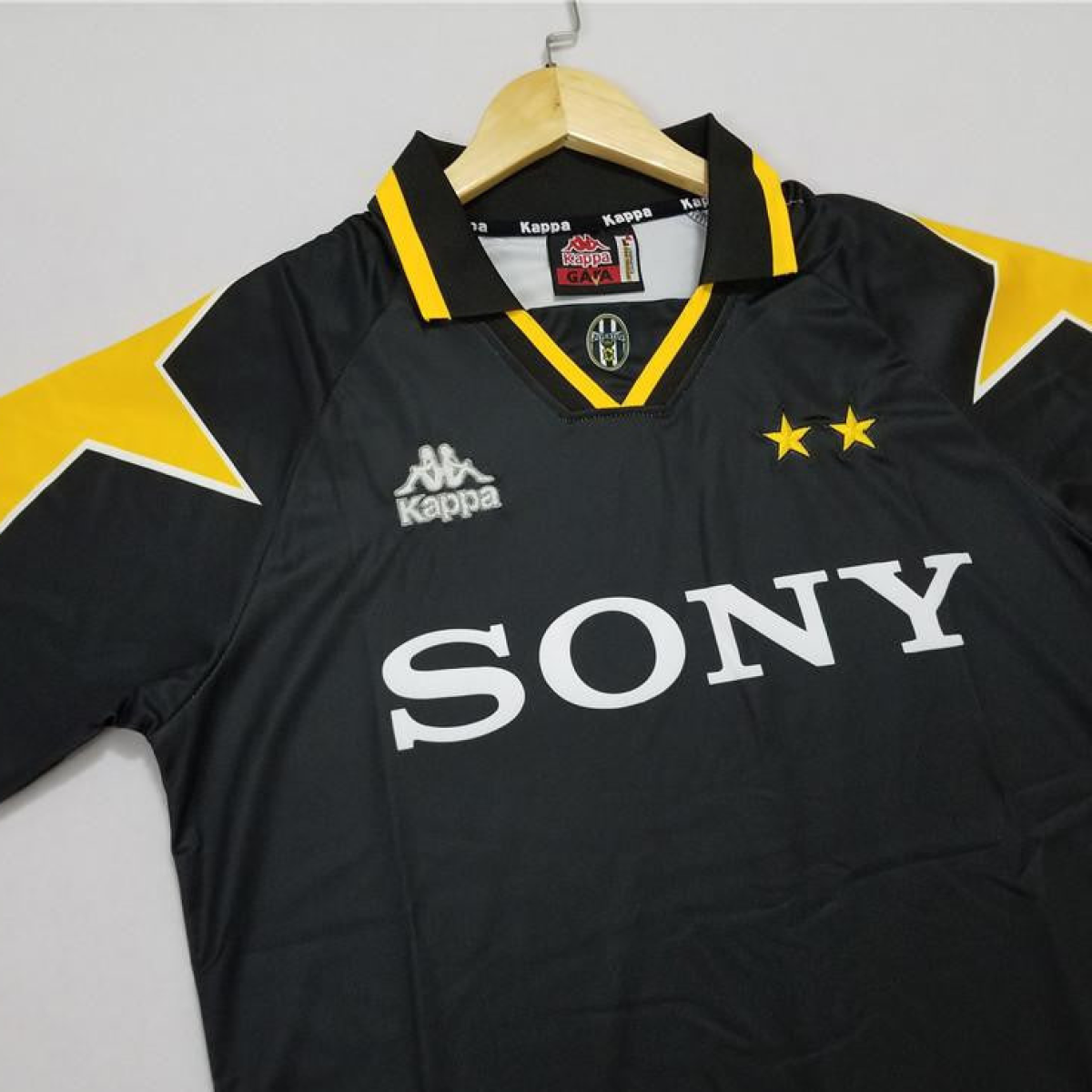 Retro 95/96 Juventus Third Black Jersey