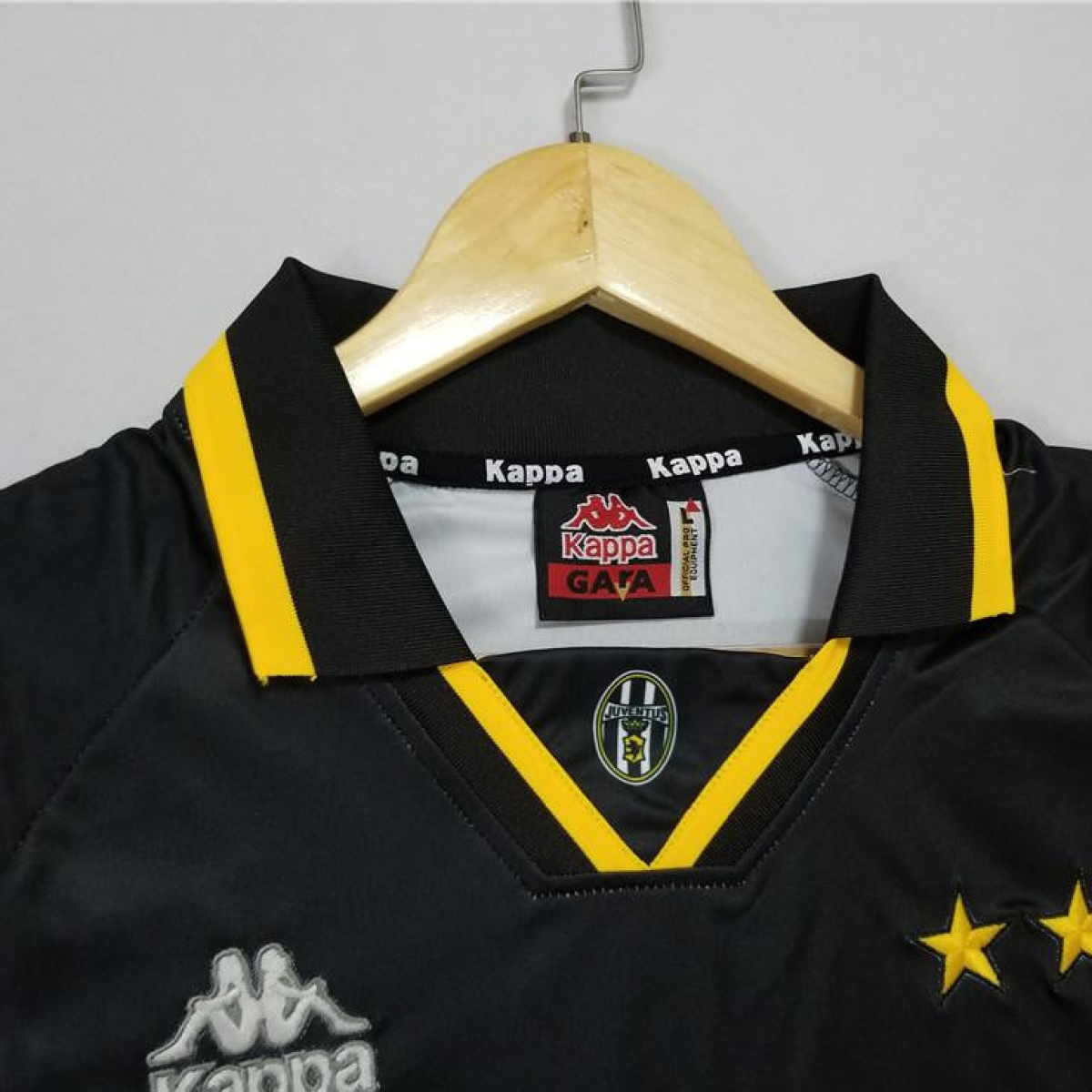 Retro 95/96 Juventus Third Black Jersey
