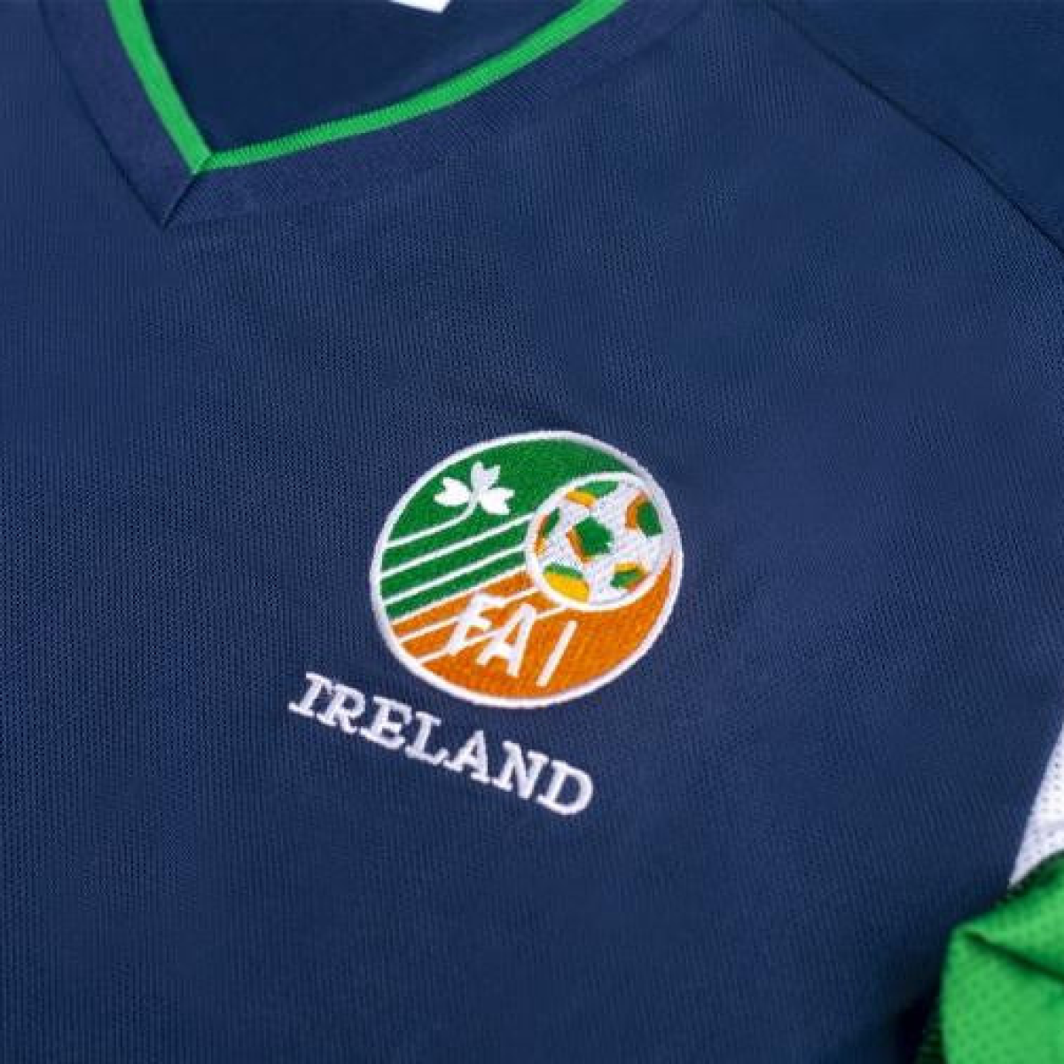 RETRO 02 Ireland Third Soccer Jersey