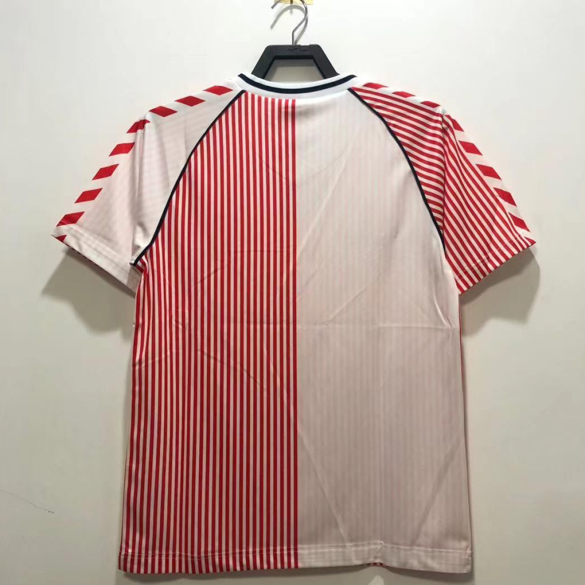 Retro 1986 Denmark Away Soccer Jersey