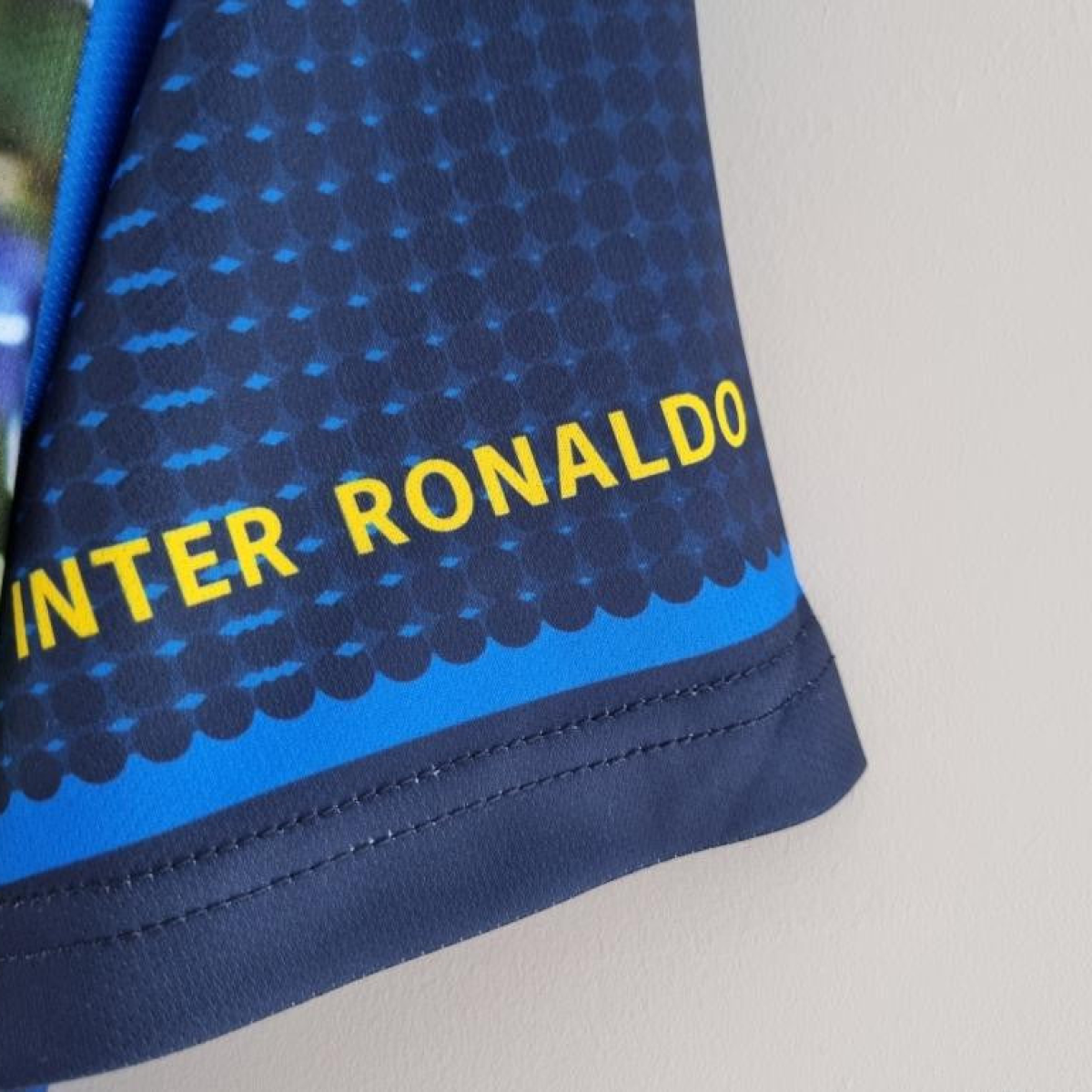 Retro Inter Milan 97/98 Ronaldo Shirt