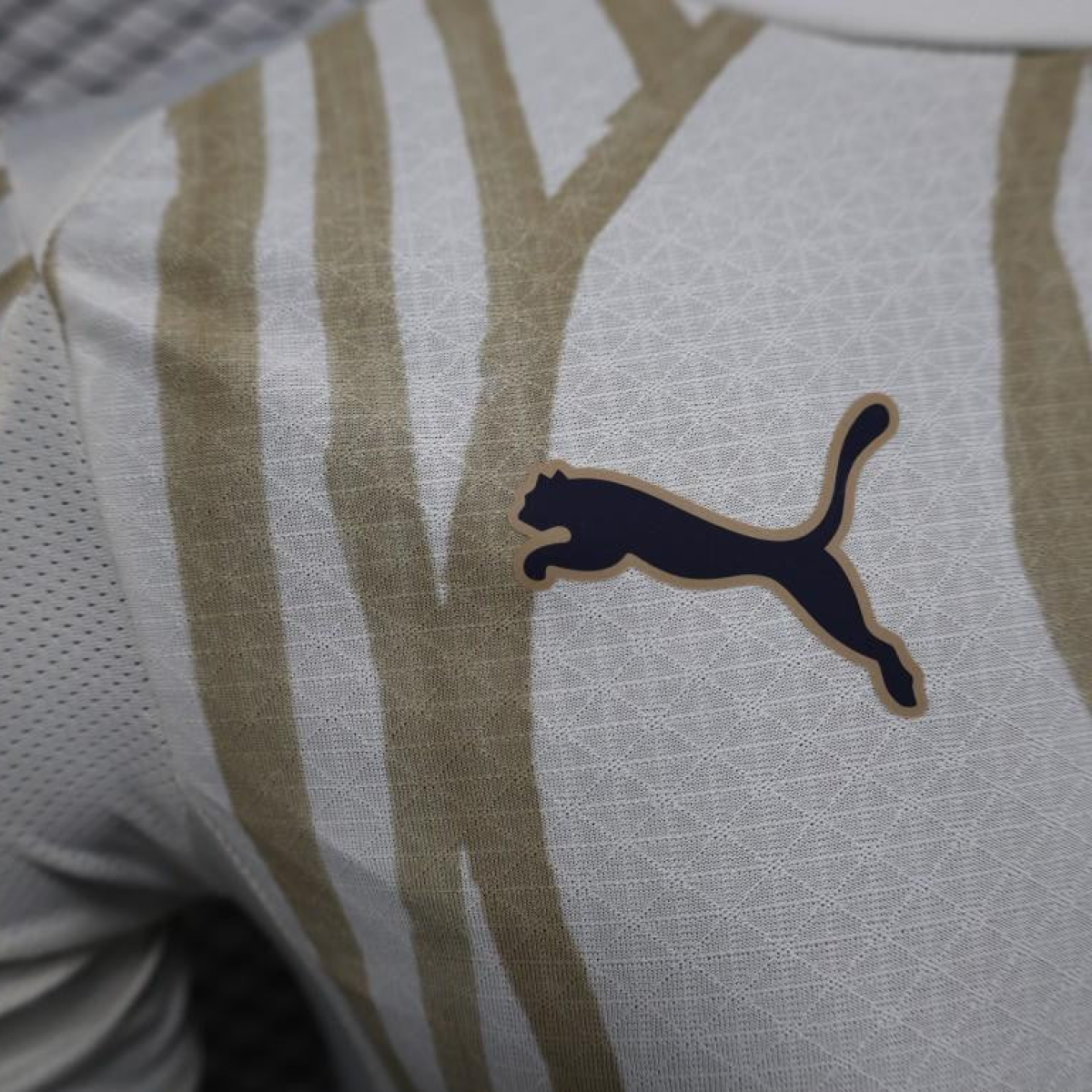 Player Version 25/26 Al Hilal White with Gold Stripes Jersey