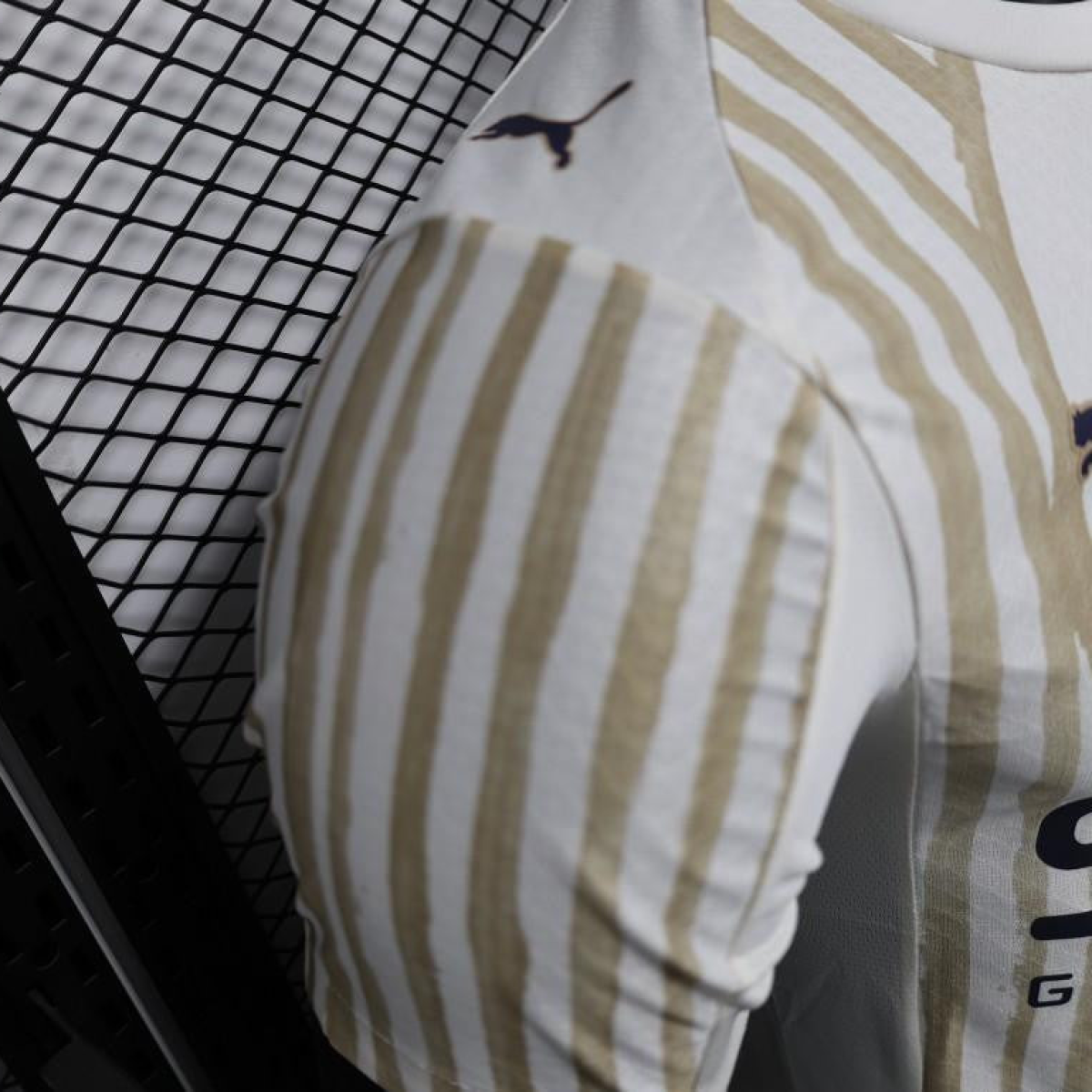 Player Version 25/26 Al Hilal White with Gold Stripes Jersey