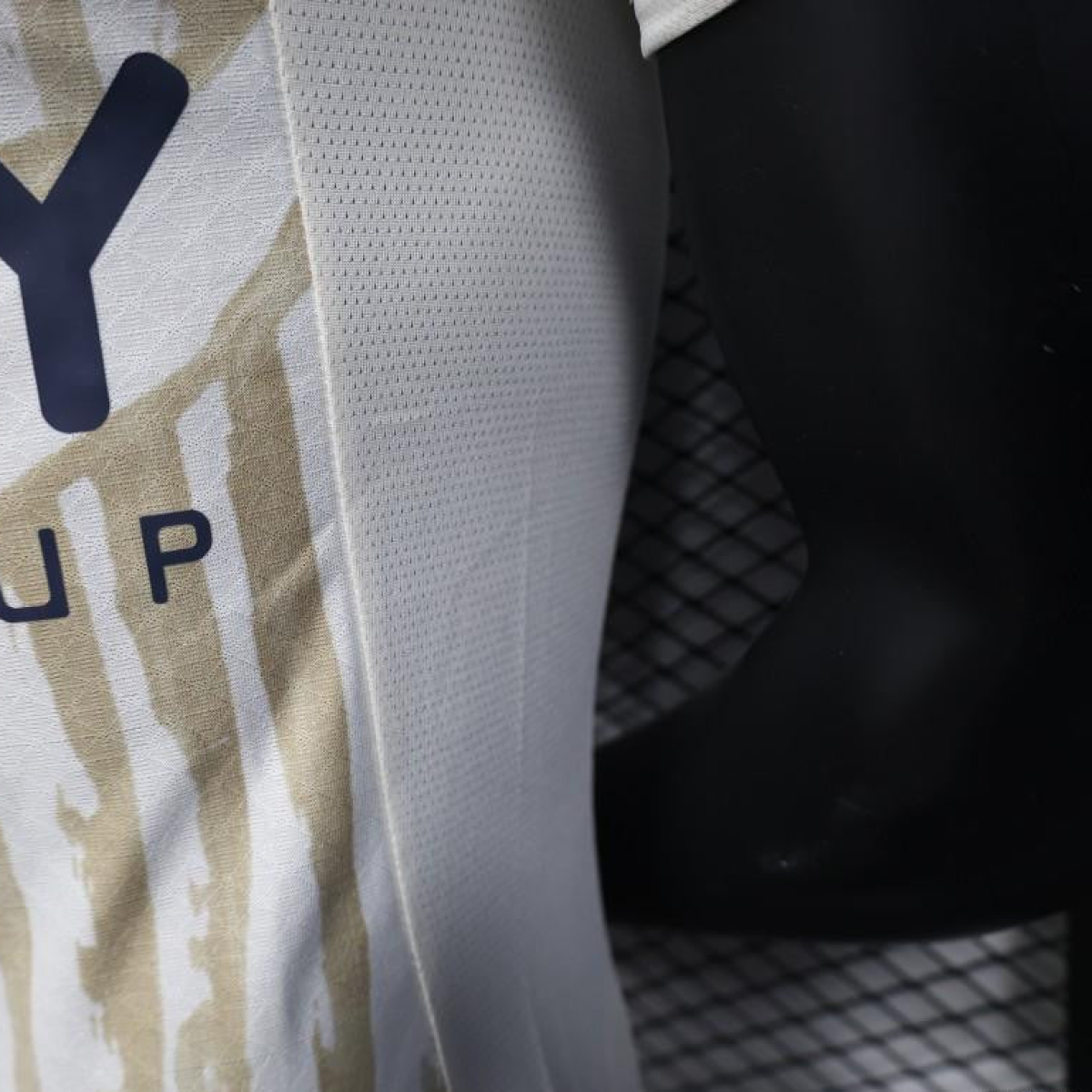 Player Version 25/26 Al Hilal White with Gold Stripes Jersey