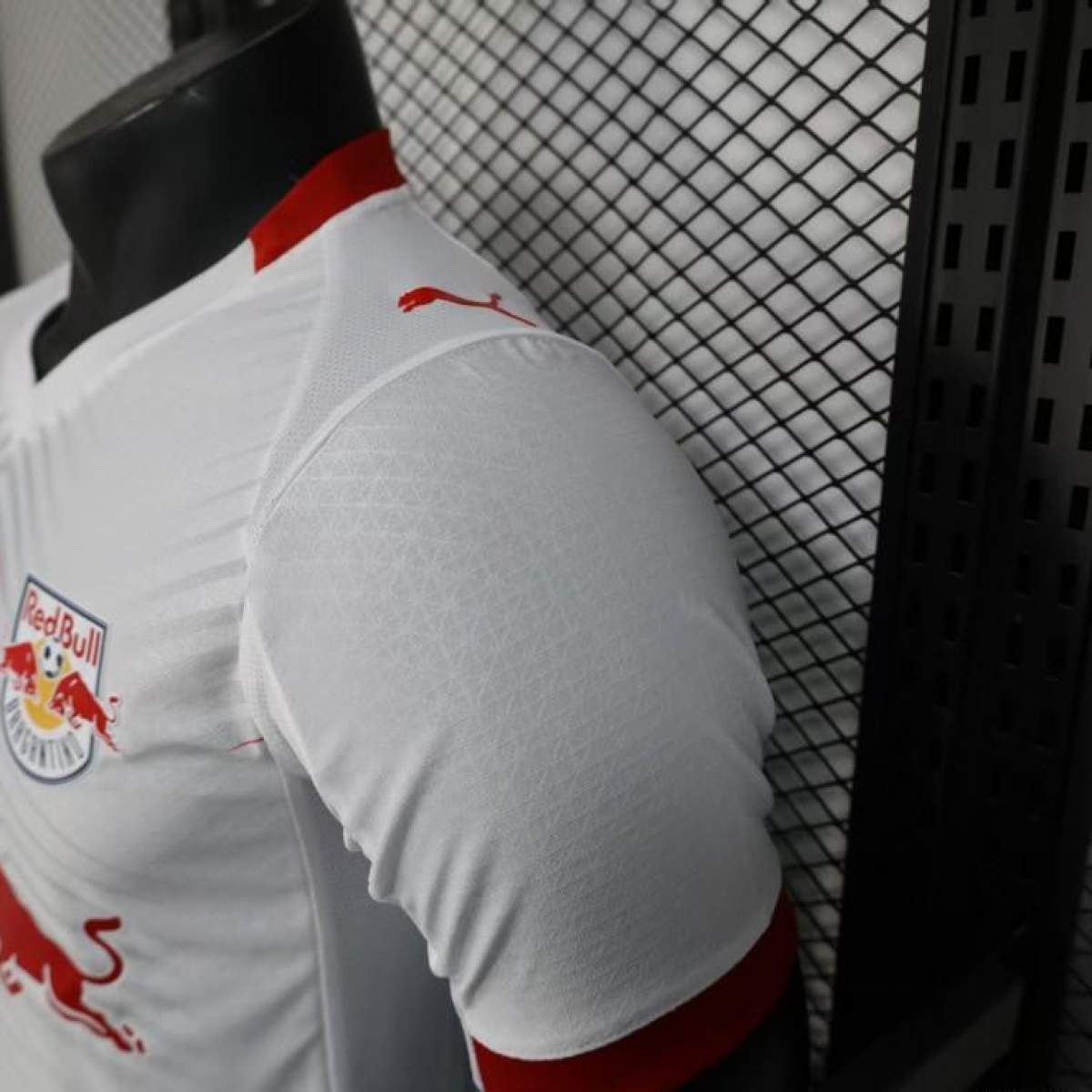 Player Version 25/26 RB Leipzig White with Chevron Pattern and Red Bull Logo Jersey