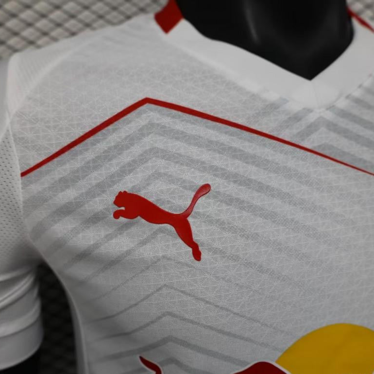 Player Version 25/26 RB Leipzig White with Chevron Pattern and Red Bull Logo Jersey