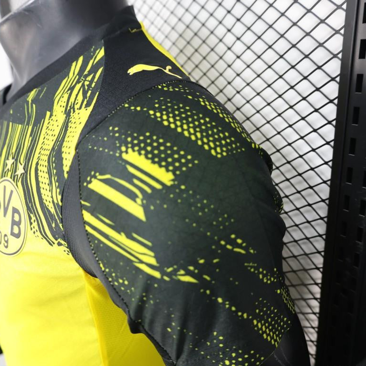 Player Version 25/26 Borussia Dortmund Home Yellow with Black Brush Stroke Jersey