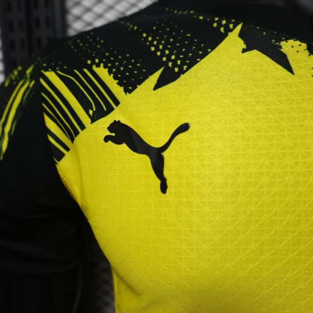 Player Version 25/26 Borussia Dortmund Home Yellow with Black Brush Stroke Jersey