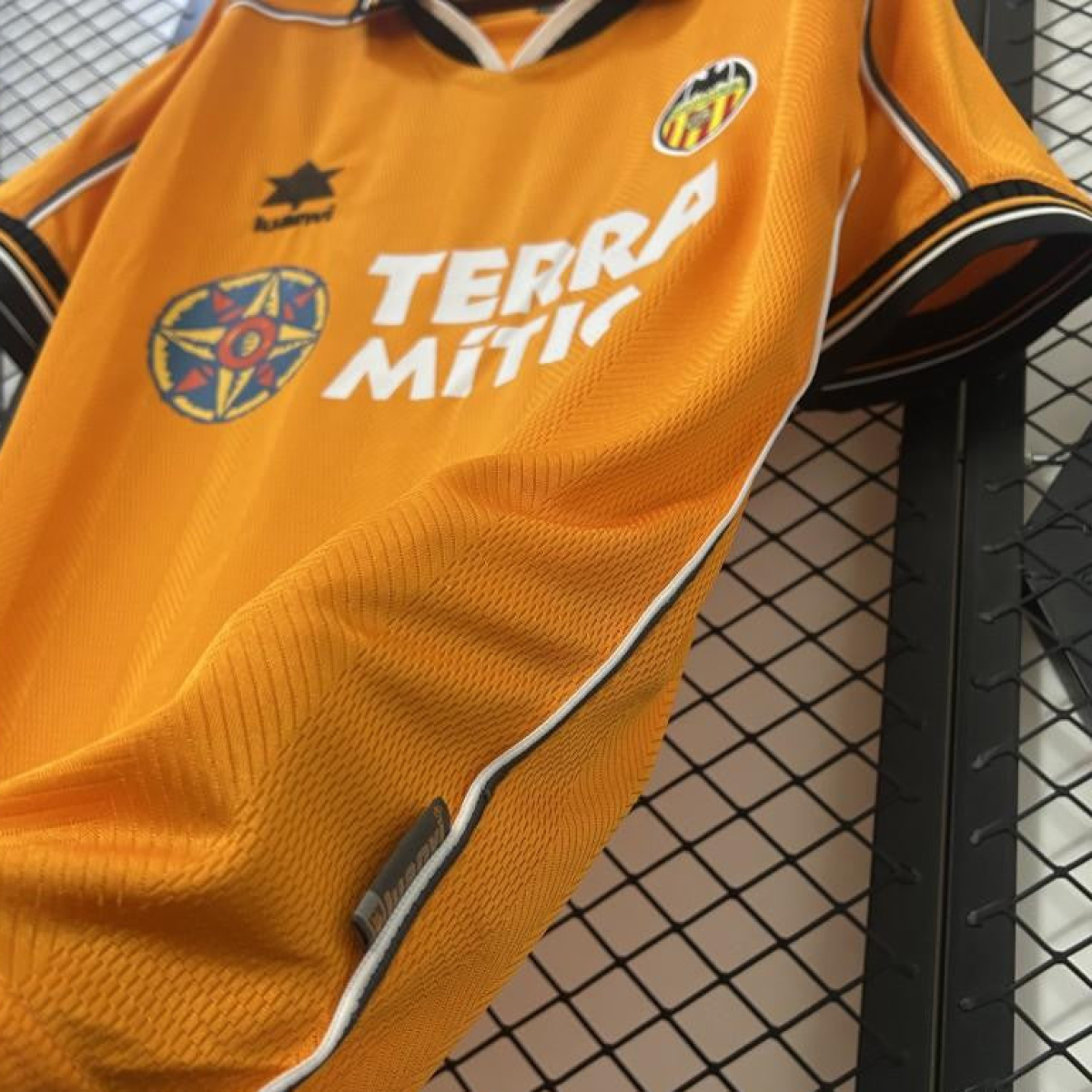 99/00 Retro Valencia Away Jersey