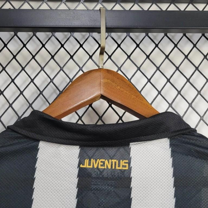 2010/11 Retro Juventus Home Jersey