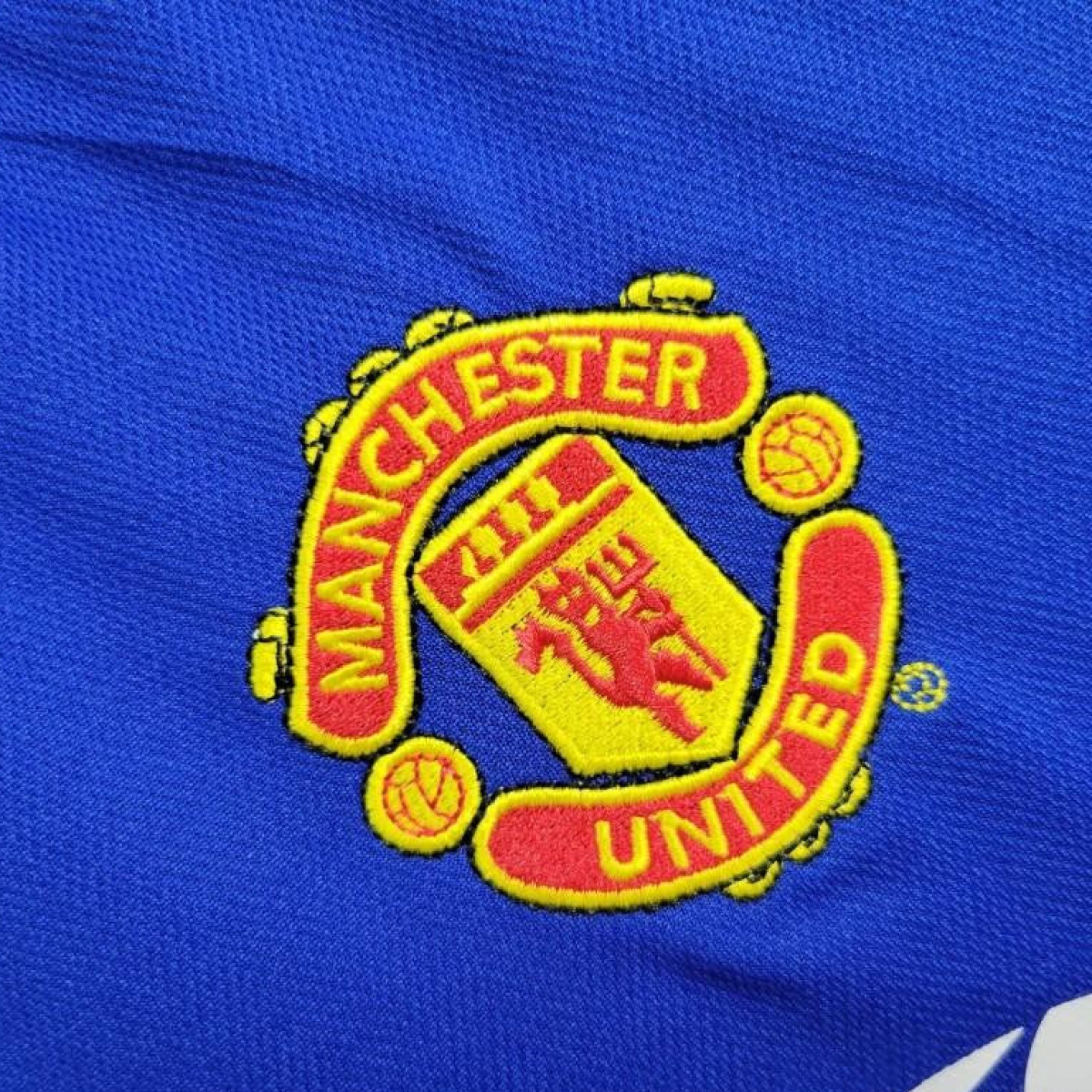 2005/06 Retro Manchester United Away Jersey