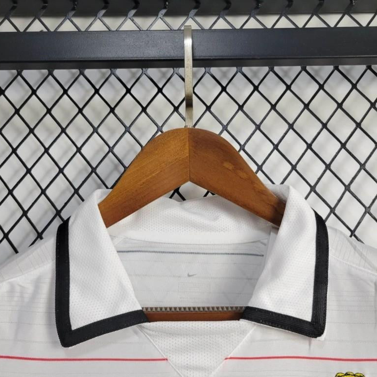 04/06 Retro Manchester United Away Jersey
