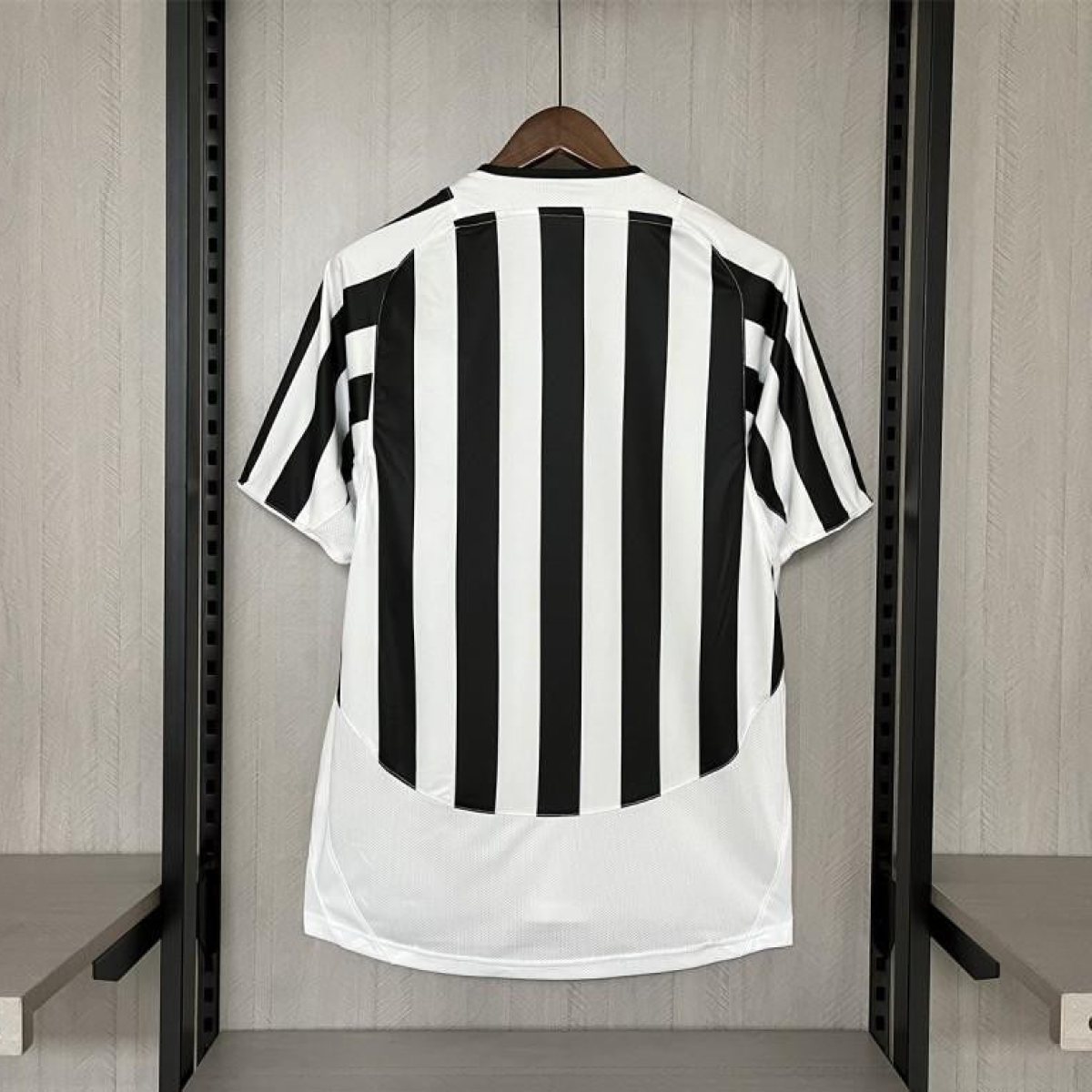 03/04 Retro Juventus Home Jersey