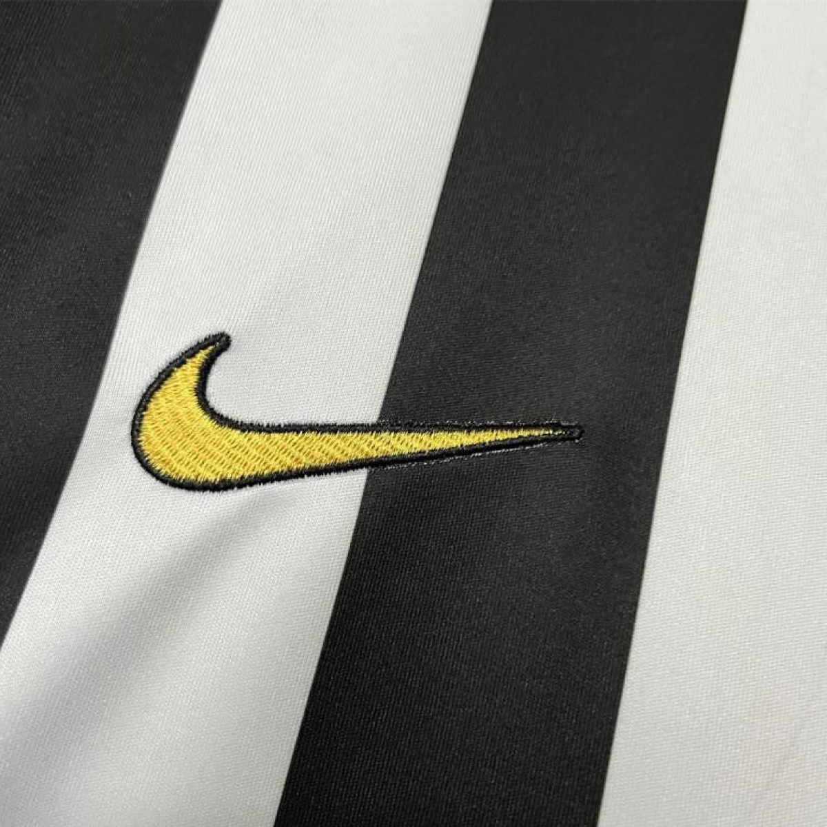 03/04 Retro Juventus Home Jersey