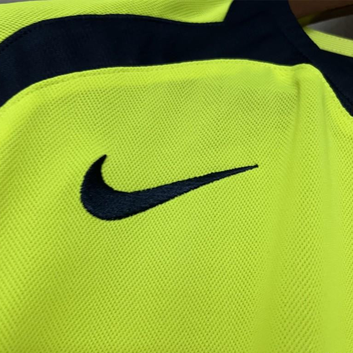 2005/06 Retro Barcelona Away Jersey