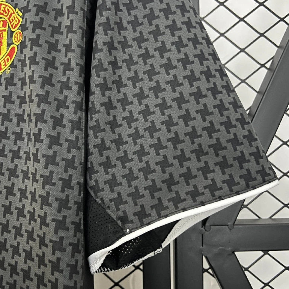 03/05 Retro Manchester United Away Jersey