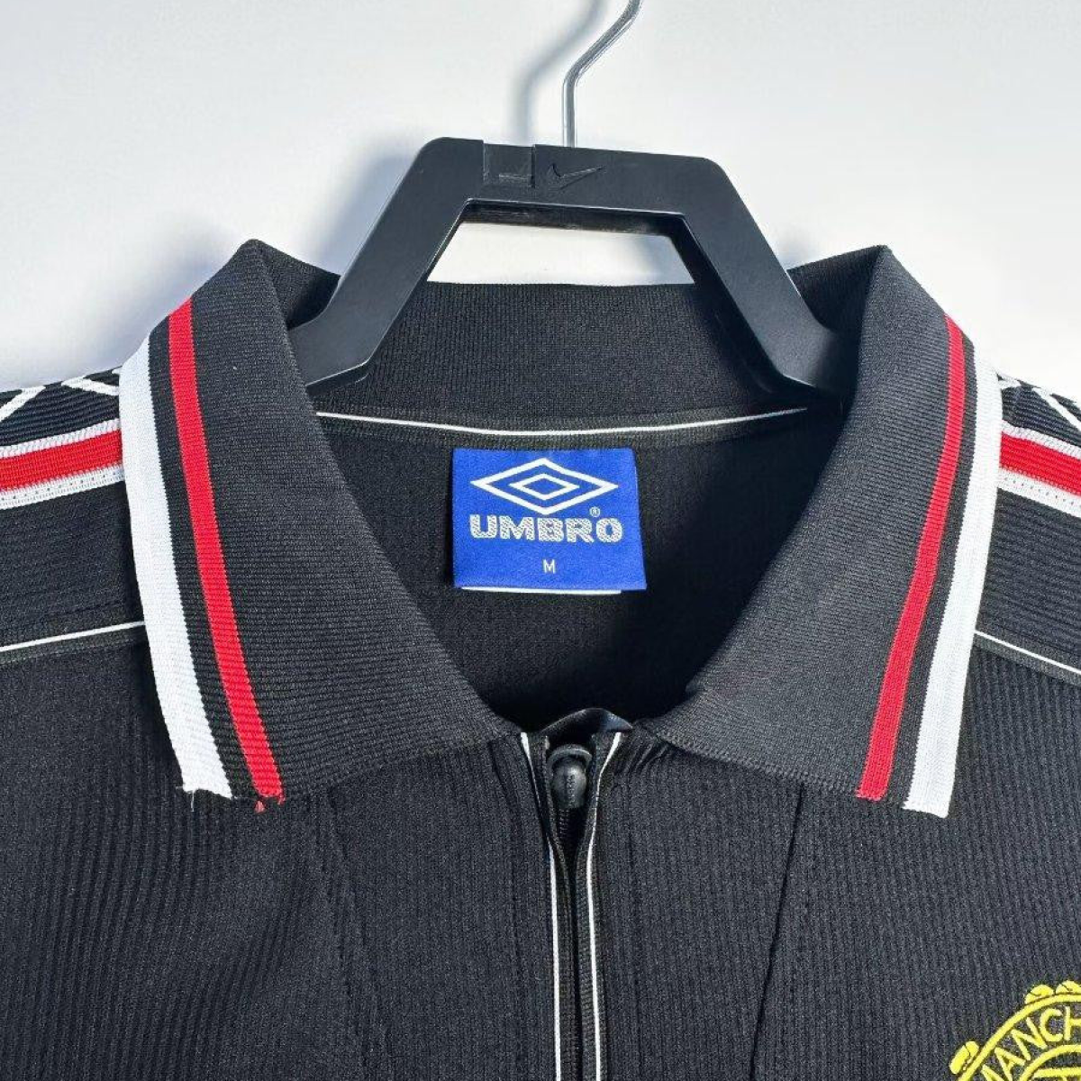 Retro 98/99 Manchester United Long Sleeve Goalkeeper Navy Jersey