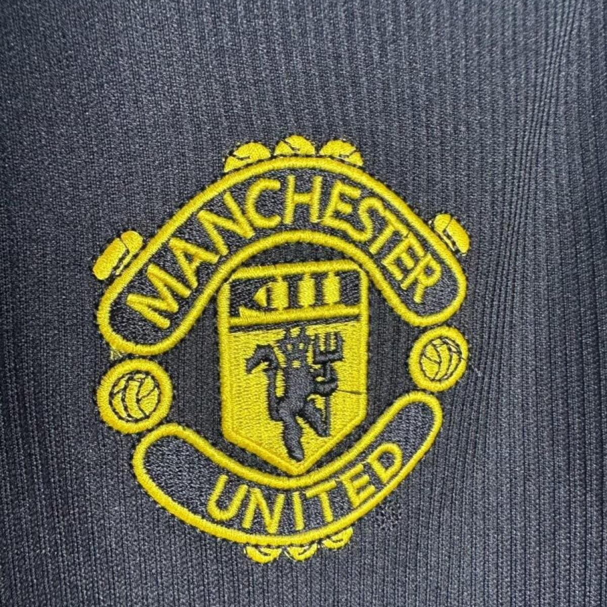 Retro 98/99 Manchester United Long Sleeve Goalkeeper Navy Jersey