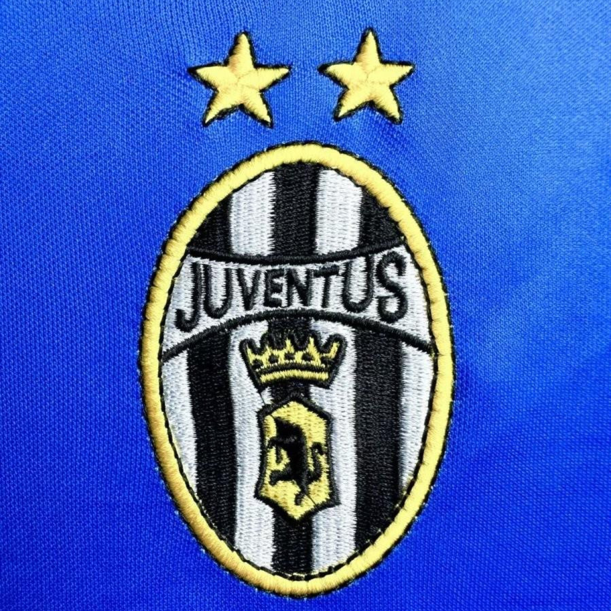 Retro 99/00 Juventus Away Blue Jersey