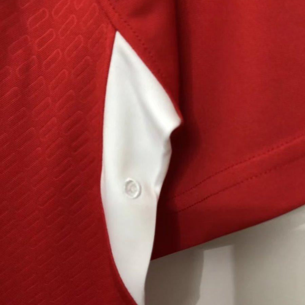 Retro 04/05 Liverpool Home Long Sleeve Jersey
