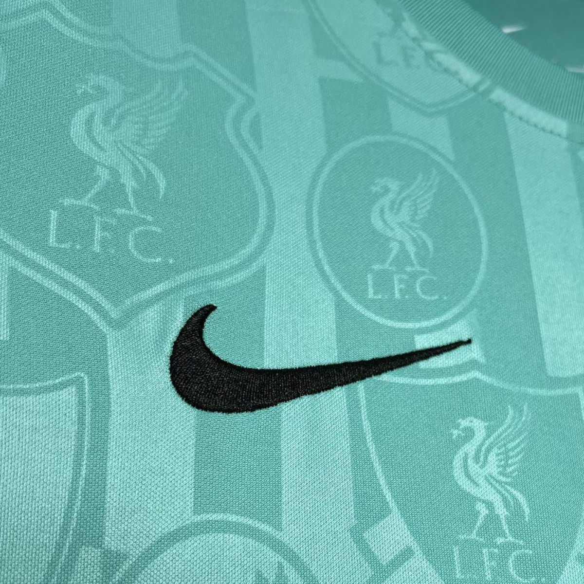 2024/25 Liverpool Pre-match Training Jersey