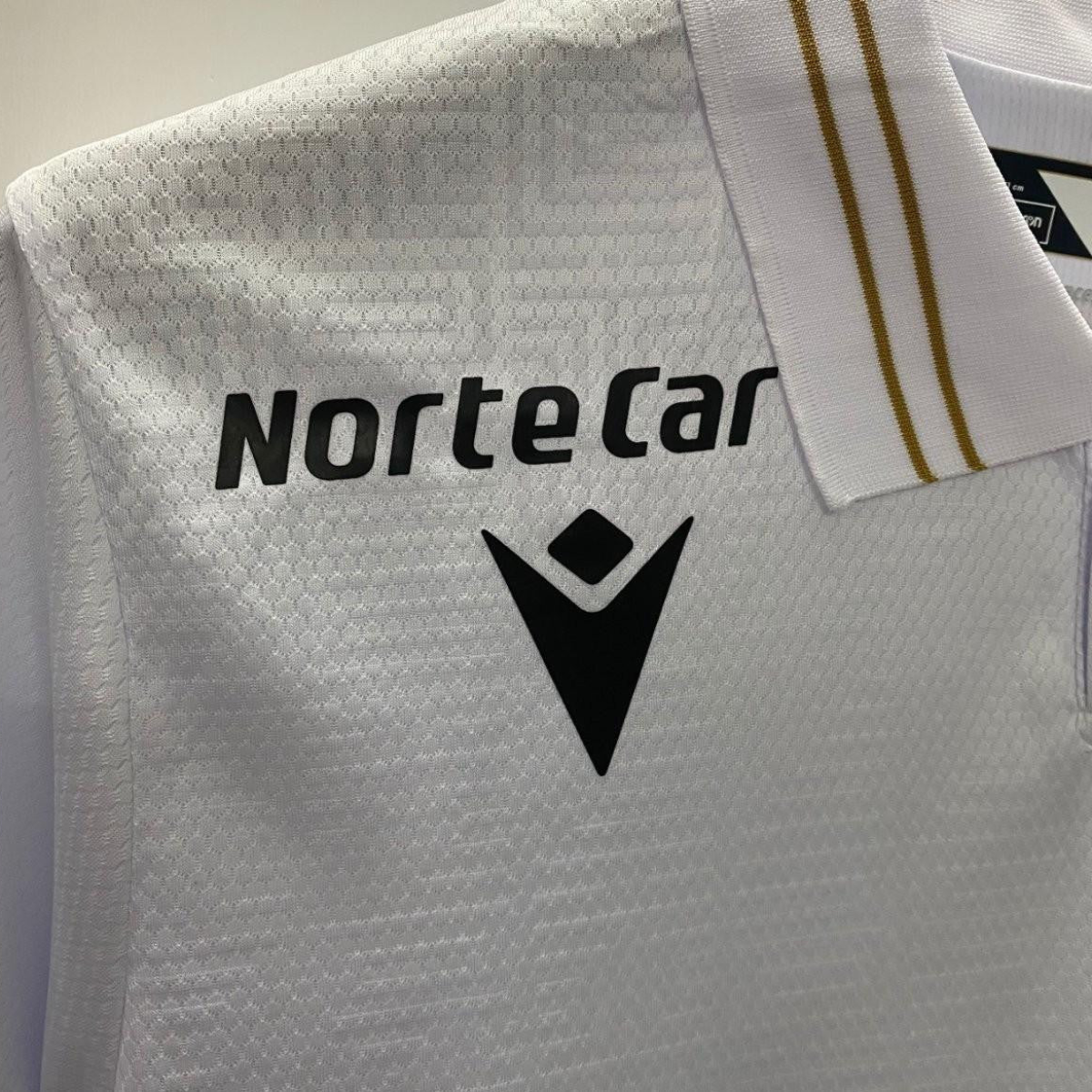 24/25 Vitoria Guimaraes Home Jersey