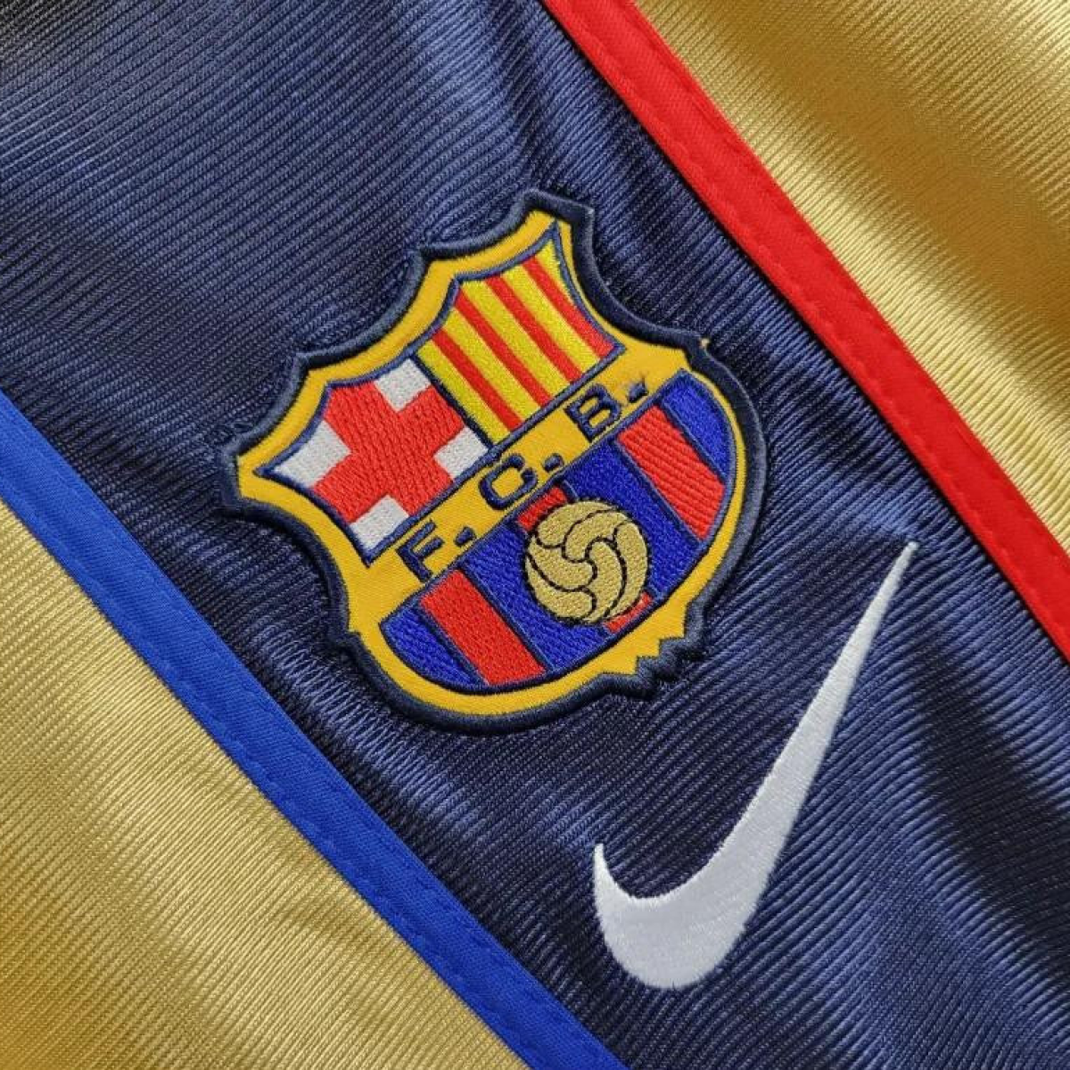 Retro 01/02 Barcelona Away Jersey