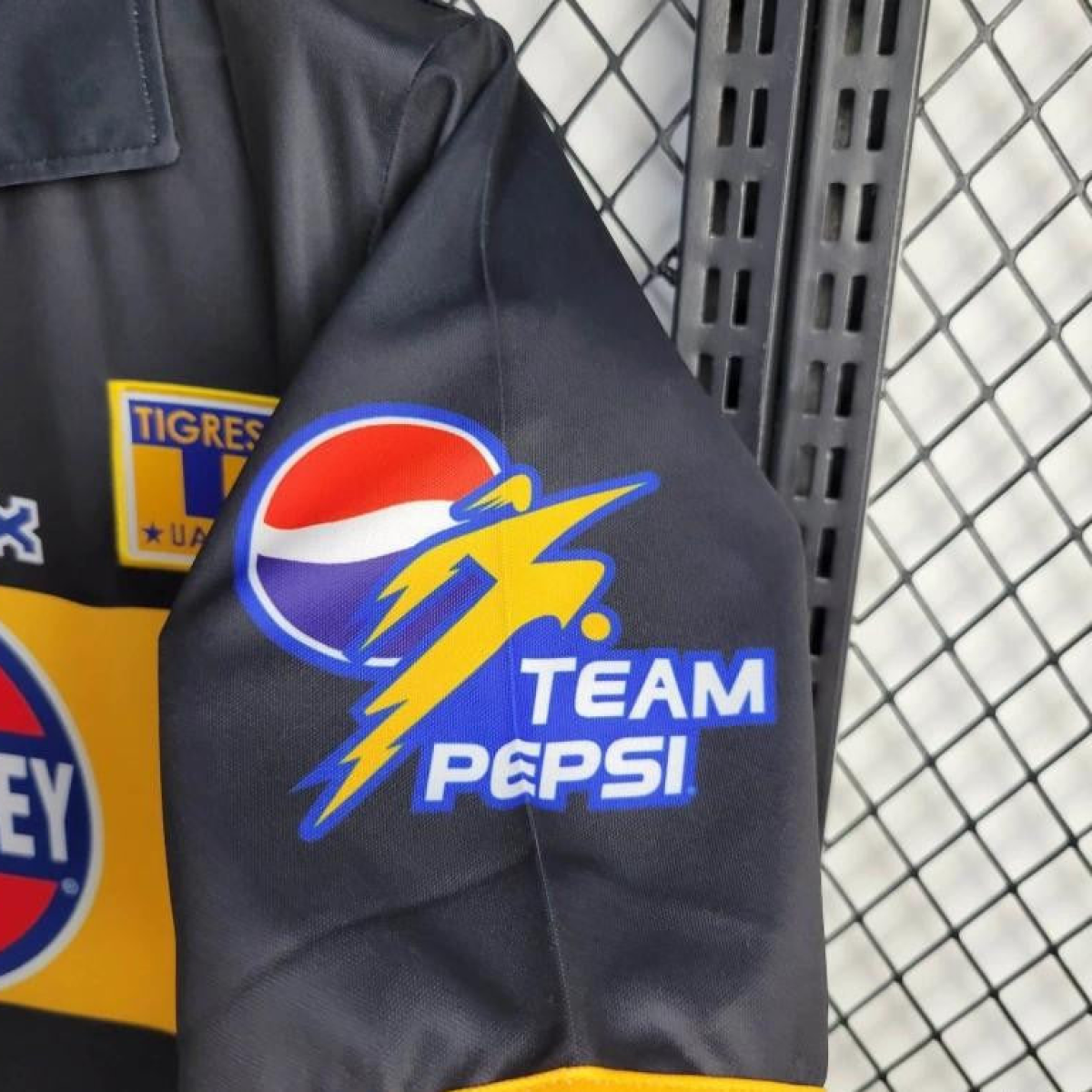 Retro 99/00 Tigres UANL Away Jersey