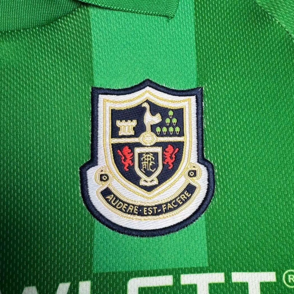 Retro 97/99 Tottenham Hotspur Green Goalkeeper Jersey