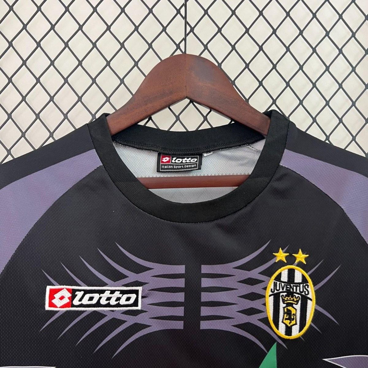 Retro 01/02 Juventus Black Goalkeeper Jersey