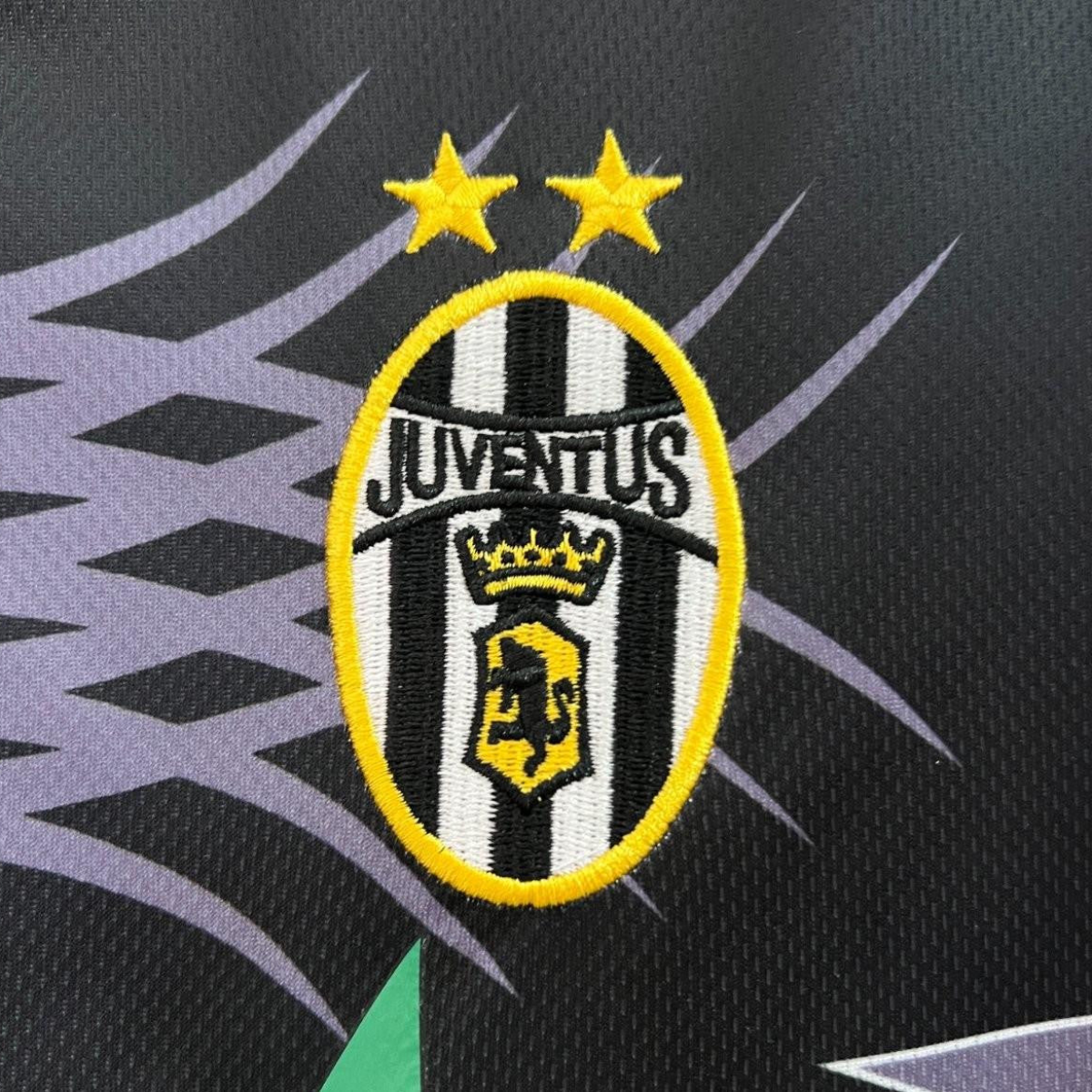 Retro 01/02 Juventus Black Goalkeeper Jersey