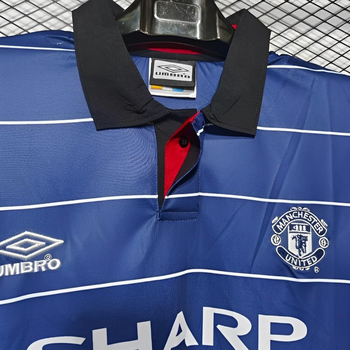 Retro 99/00 Manchester United Third Blue Jersey