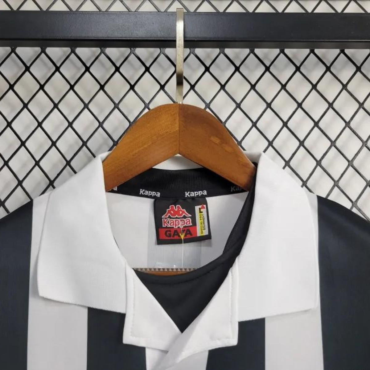 Retro 1998/99 Juventus Home Jersey