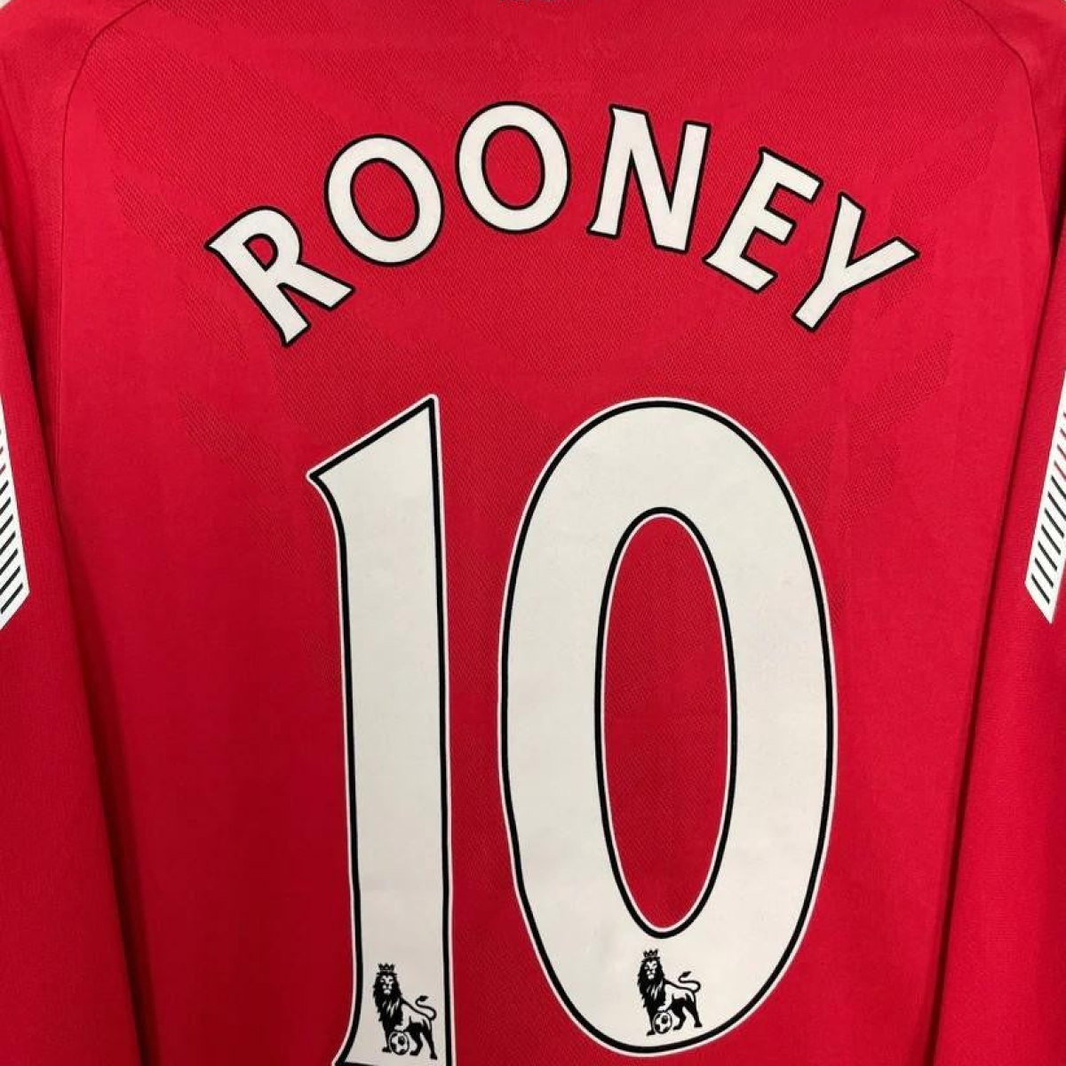 Retro 10/11 Manchester United Home Long Sleeve Jersey