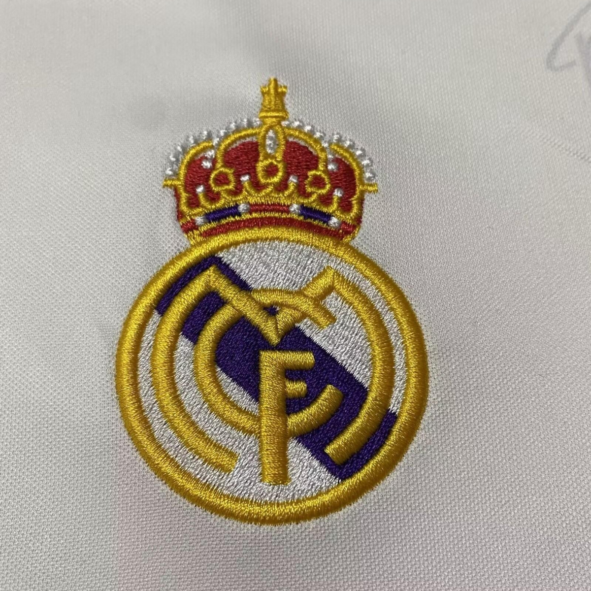 Retro 95/96 Real Madrid Home Long Sleeve Jersey