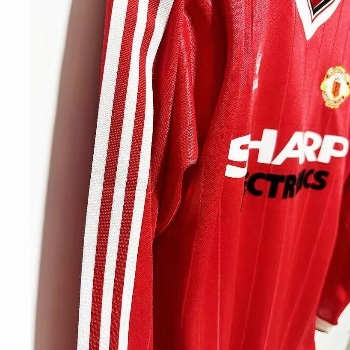 Retro 82/83 Manchester United Home Long Sleeve Jersey