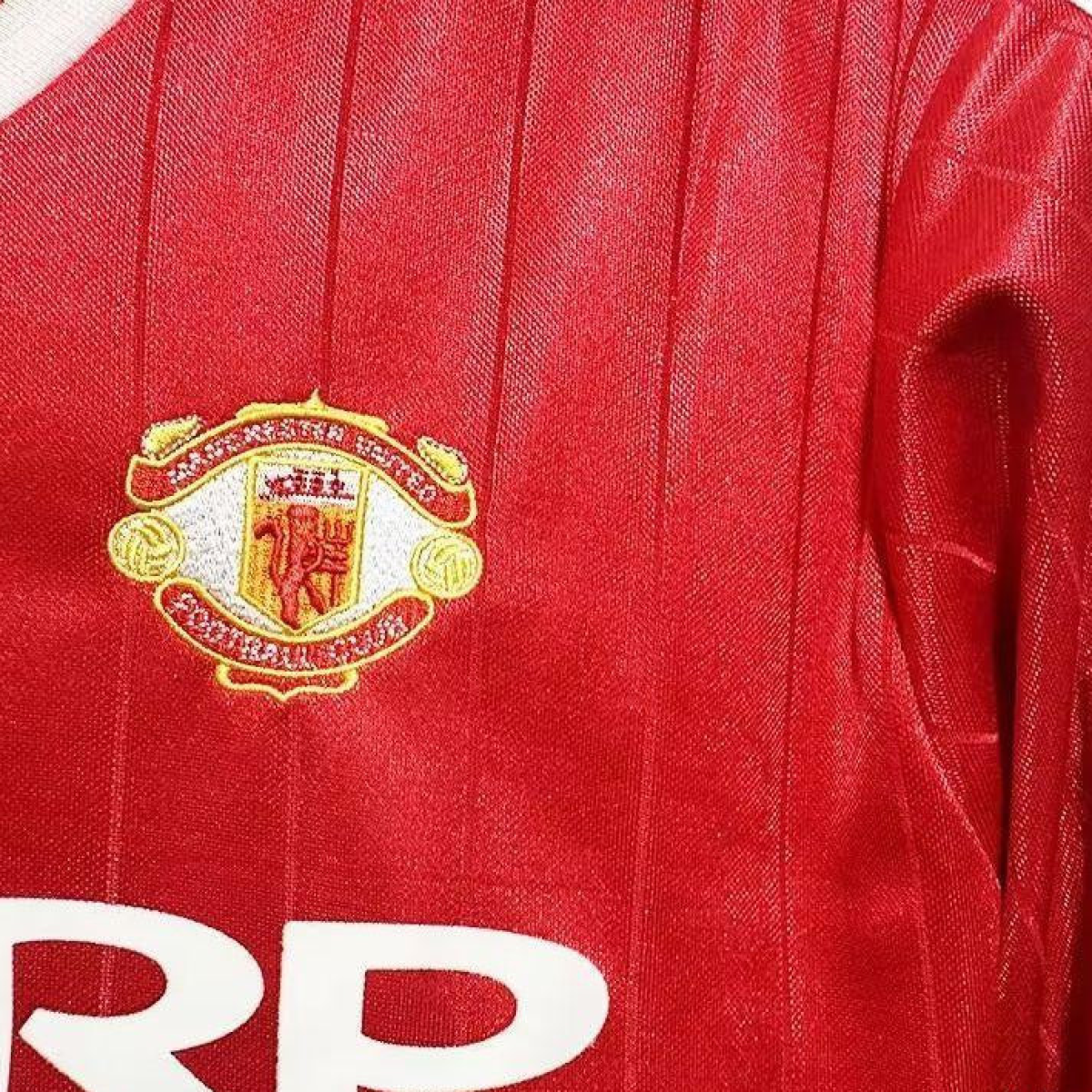 Retro 82/83 Manchester United Home Long Sleeve Jersey