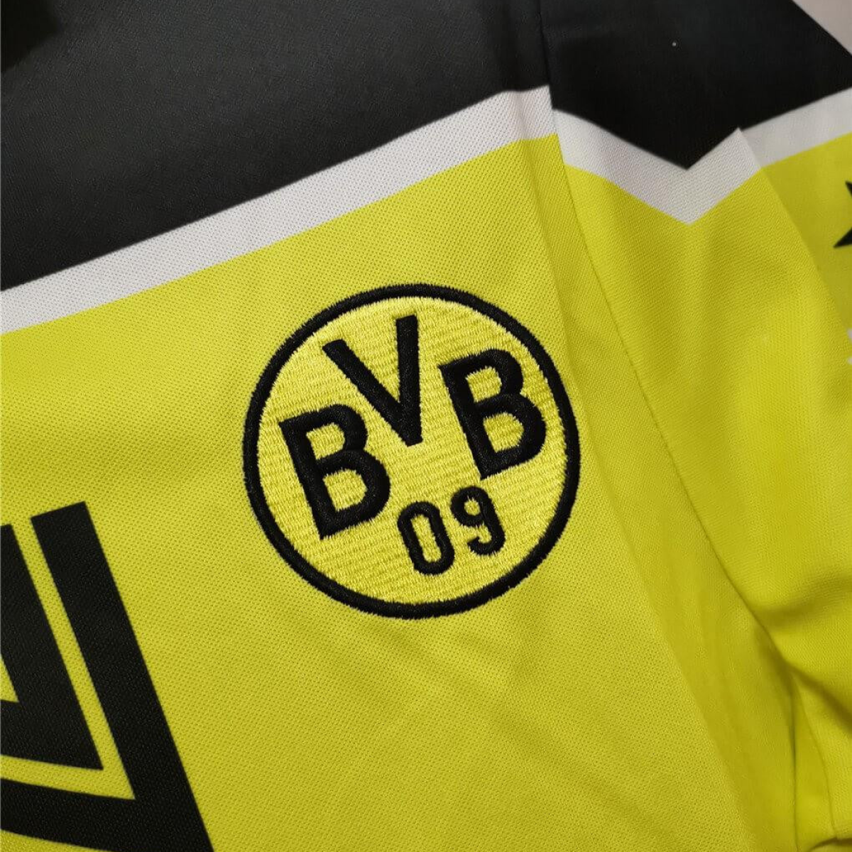 Retro 96/97 Borussia Dortmund Third Jersey