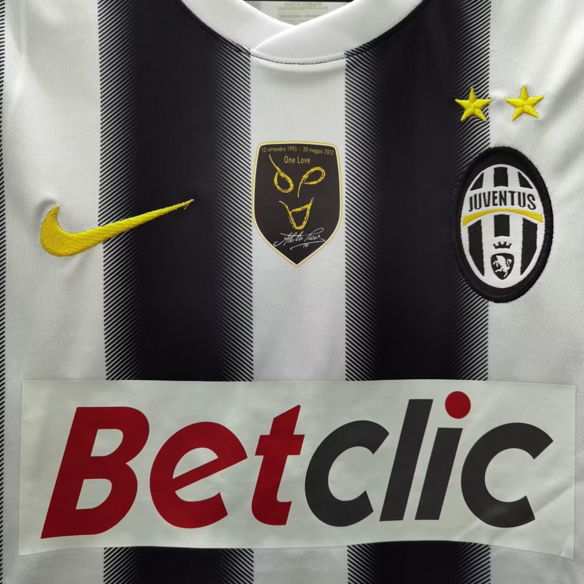 Retro 10/11 Juventus Home Jersey With Full Patches