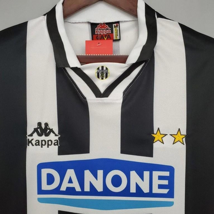 Retro 94/95 Juventus Home Jersey