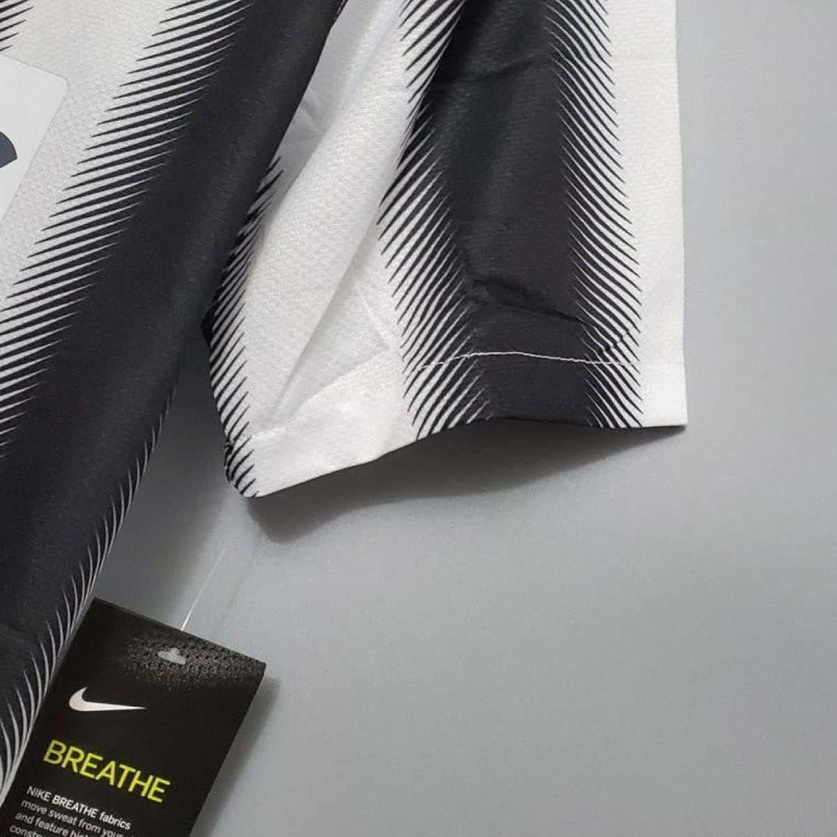 Retro 10/11 Juventus Home Jersey