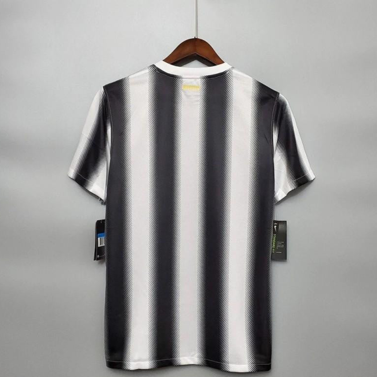 Retro 10/11 Juventus Home Jersey