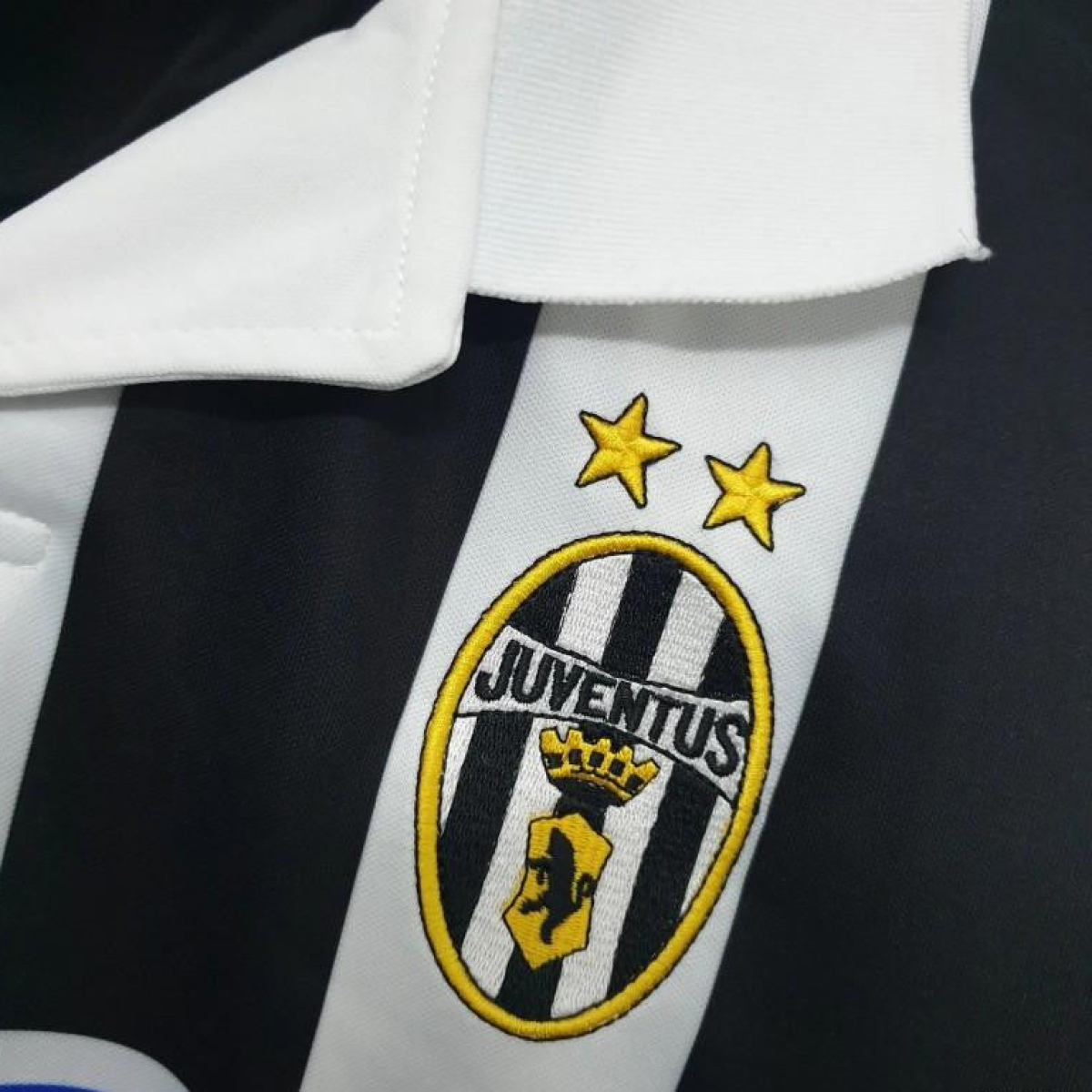 Retro 99/00 Juventus Home Jersey