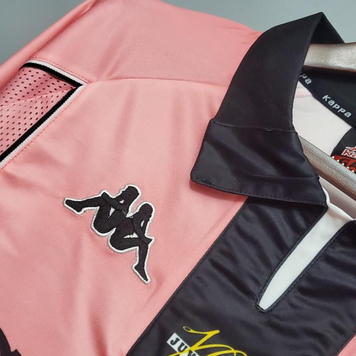 Retro 97/98 Juventus Away Pink Long Sleeve Jersey