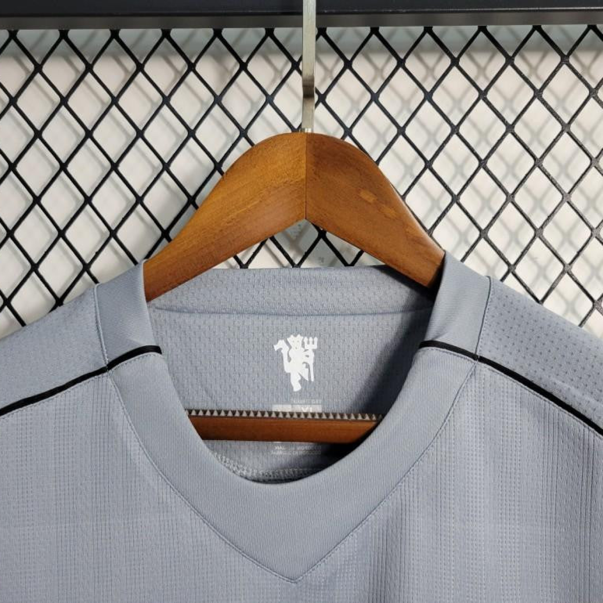 Retro 07-08 Manchester United Gray Goalkeeper Jersey