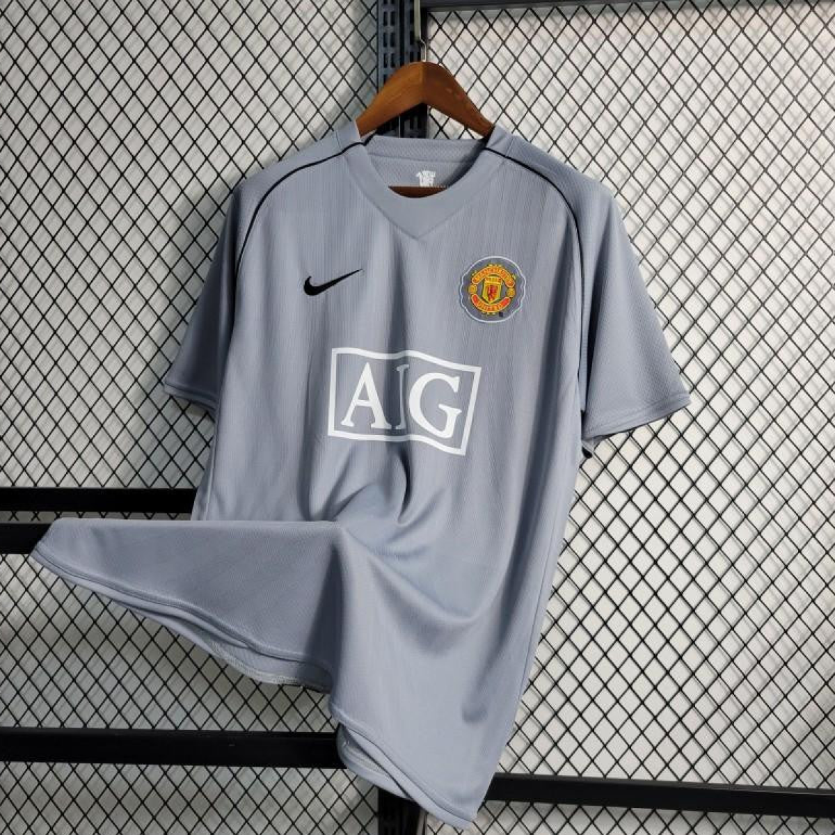 Retro 07-08 Manchester United Gray Goalkeeper Jersey