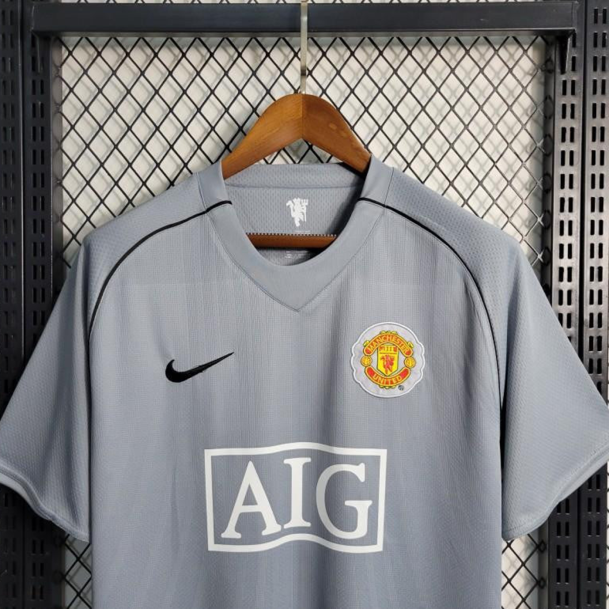 Retro 07-08 Manchester United Gray Goalkeeper Jersey
